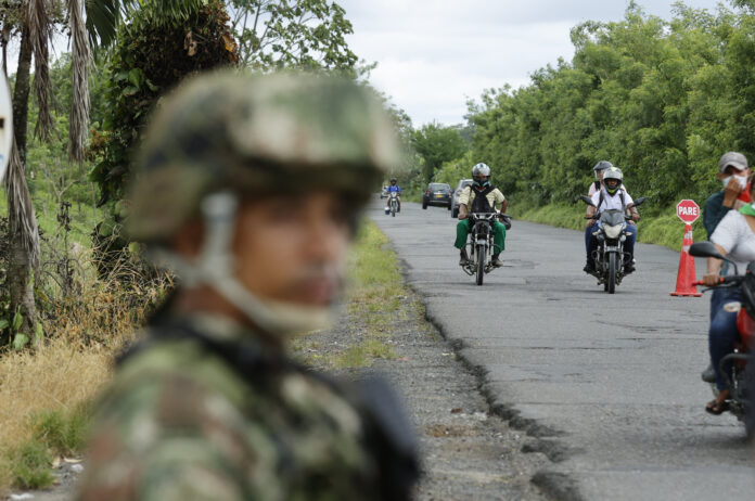 Ejercito colombiano en alerta ante posible 