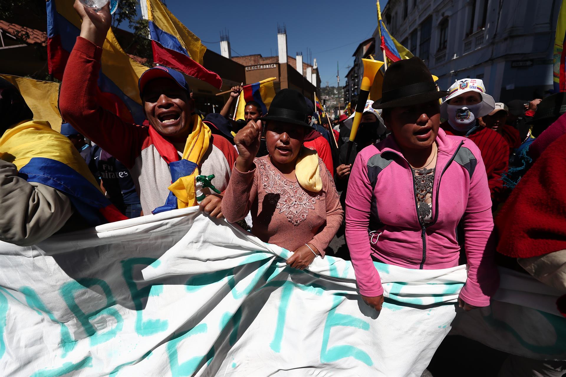 Mujeres indígenas se movilizan durante el estallido social de 2019
